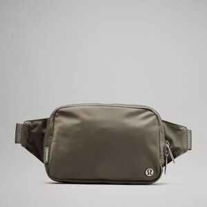 Lululemon Everywhere Belt Bag *Large
